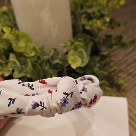 Floral Knot Headband Red White And Blue NWOT - Picture 2 of 6